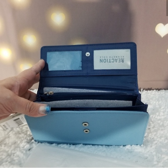 Kenneth Cole Trifold Accordion Serenity Saffiano - Picture 2 of 5